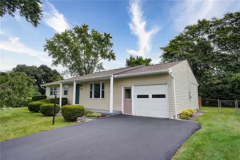 220 Vollmer Pkwy, Rochester, NY 14623
