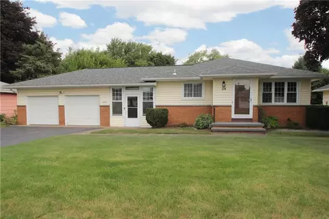 114 Drake Dr, Irondequoit, NY 14617
