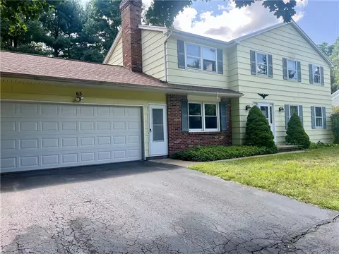 63 Kirklees Rd, Pittsford, NY 14534