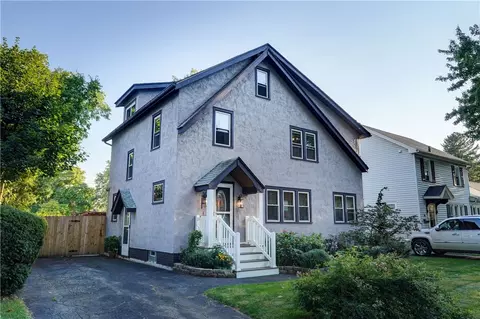 55 Brett Rd, Irondequoit, NY 14609 photo 2