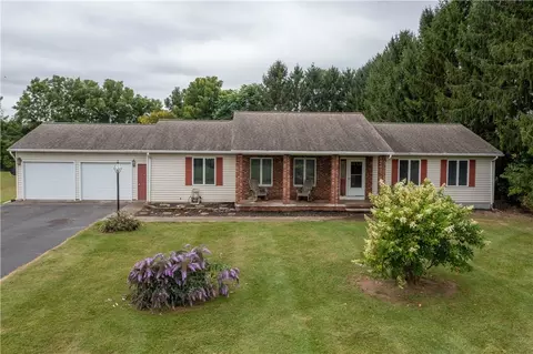 8342 Dunn Rd, Lyons, NY 14489