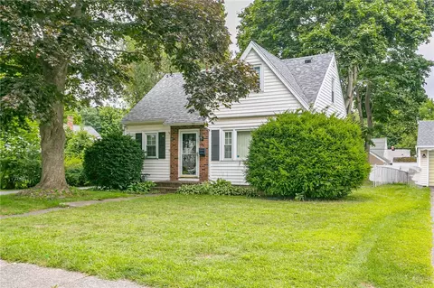 106 Benwell Rd, Rochester, NY 14616