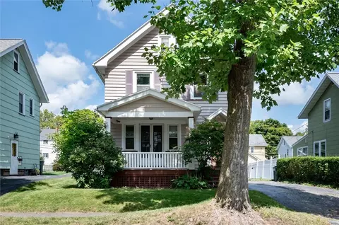 152 Colonial Rd, Rochester, NY 14609
