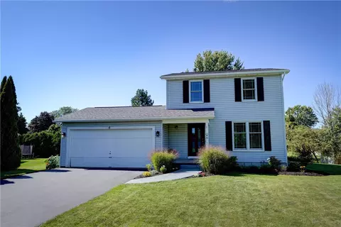 5 Tearose Meadow Ln, Brockport, NY 14420