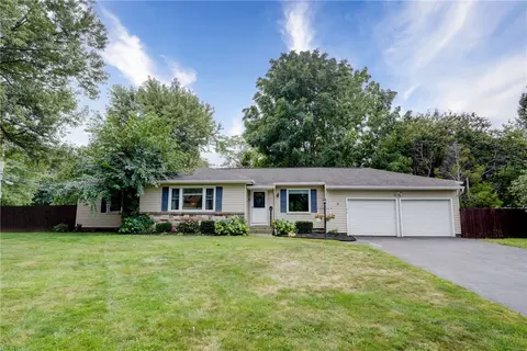 786 Stone Rd, Greece, NY 14616