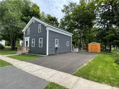 54 Center St, Franklin, NY 13775