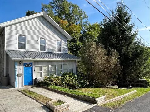 4 Academy St, Stamford, NY 12167