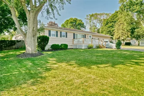 310 Woodside Pl Pl, Irondequoit, NY 14609