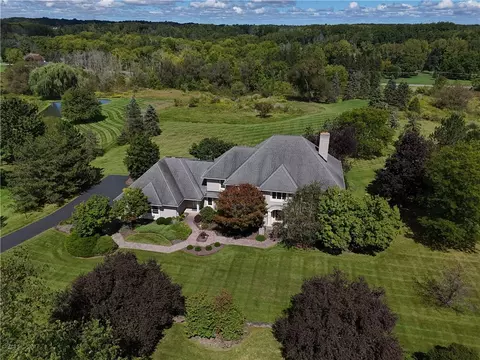 15 Windham Hl, Mendon, NY 14506