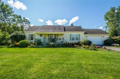 5575 Bristol Rd, Canandaigua, NY 14424