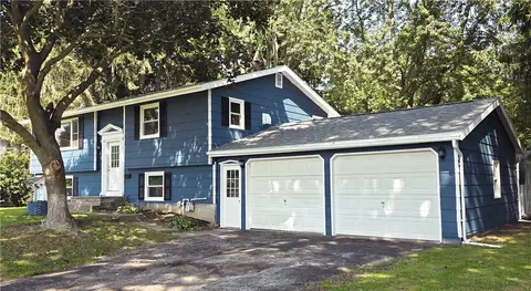 810 Stony Point Rd, Ogden, NY 14559