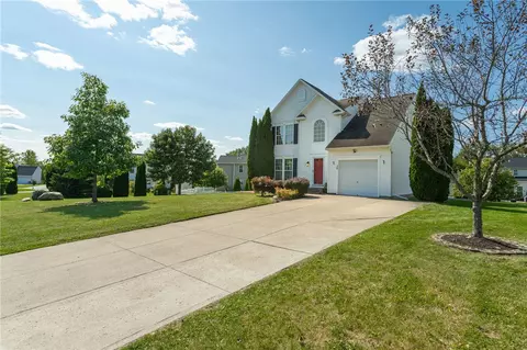 30 Butterfly Ln, West Henrietta, NY 14586