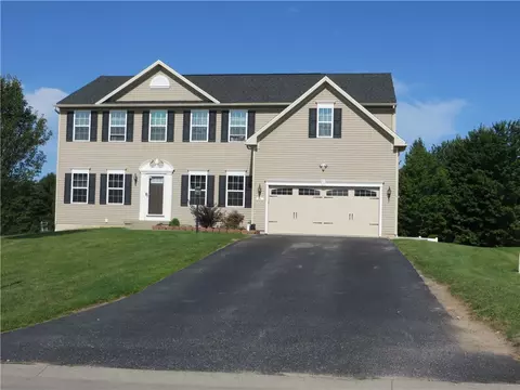 28 Elmcrest Rise Rise, West Henrietta, NY 14586