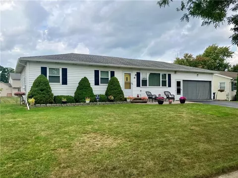 23 Markie Dr E, Gates, NY 14606 photo 2