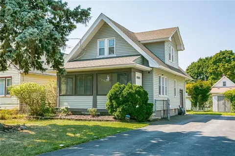 93 Knapp Ave, Irondequoit, NY 14609