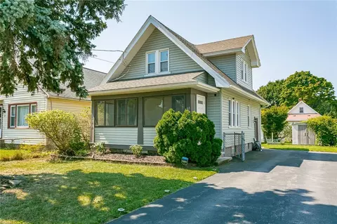 93 Knapp Ave, Irondequoit, NY 14609 photo 2