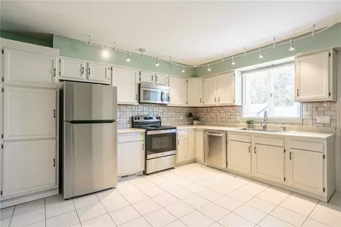 93 Knapp Ave, Irondequoit, NY 14609 photo 10