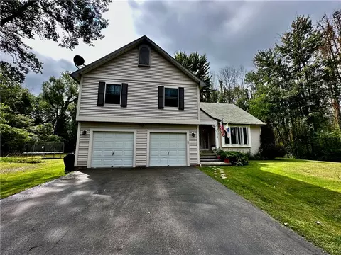 2894 Gildersleeve Rd, Marion, NY 14505