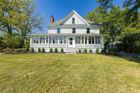 2780 Penfield Rd, Fairport, NY 14450