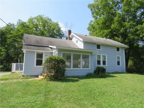 397 Trimmer Rd, Parma, NY 14559