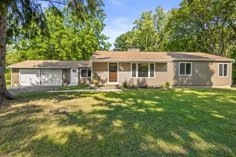 150 Densmore Rd, Irondequoit, NY 14609