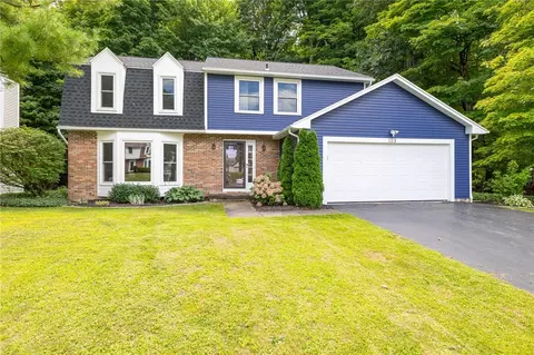 123 Beacon Hills Dr S, Penfield, NY 14526