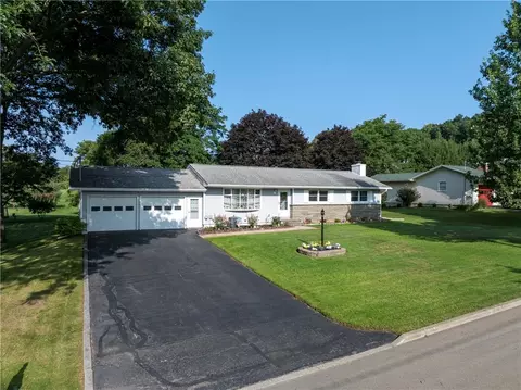 319 N Burton St S, Bath, NY 14810