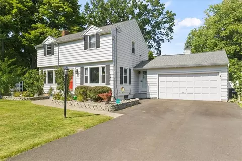 48 Holmes Rd, Greece, NY 14626