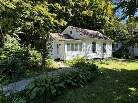 148 Church St, Middletown, NY 12406