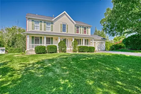 5 Colonist Ln, Chili, NY 14624