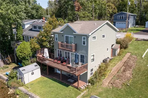 5264 E Lake Rd, Livonia, NY 14487