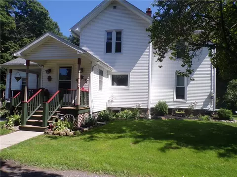 16213 E Lee Rd E, Holley, NY 14470