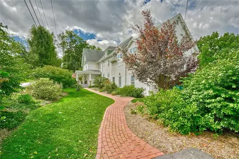 37 Aldrich Rd, Perinton, NY 14450