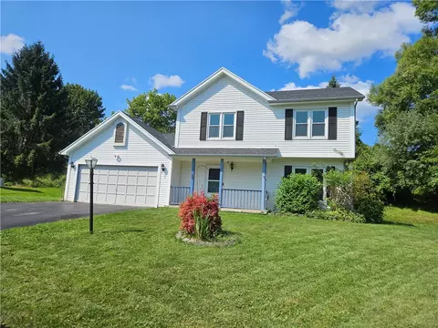 185 Brook Trout Ln, Irondequoit, NY 14622