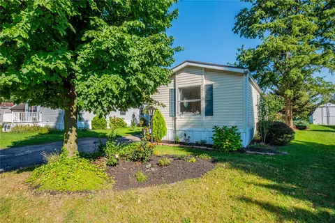 6389 Whispering Woods Dr, Williamson, NY 14589
