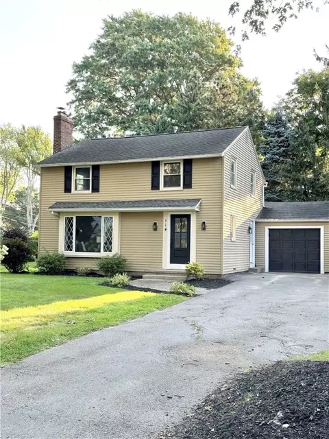 114 Tottenham Rd, Irondequoit, NY 14609