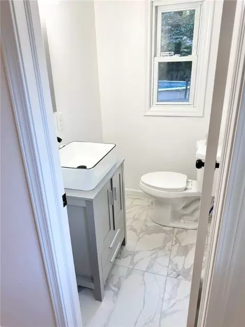 114 Tottenham Rd, Irondequoit, NY 14609 photo 10