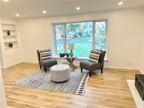 114 Tottenham Rd, Irondequoit, NY 14609 photo 3
