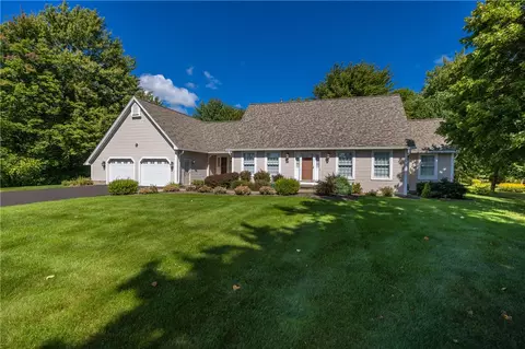 10 Stag Crk, Brockport, NY 14420
