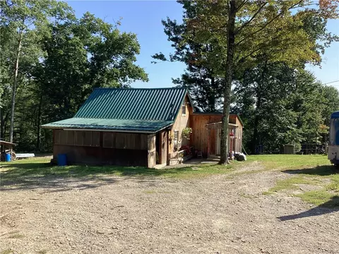 2251 Green Dolphin St, Wayland, NY 14572