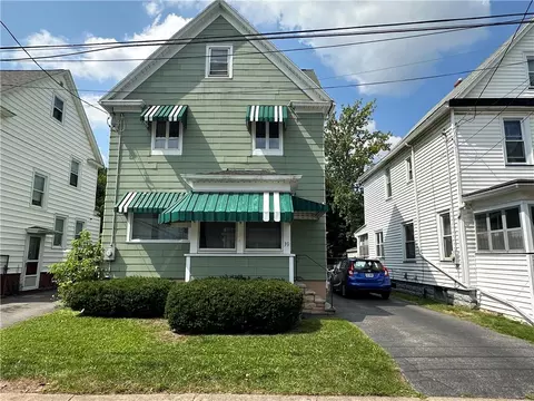39 Home Pl, Rochester, NY 14611