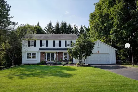 5 Hadley Dr, Perinton, NY 14450