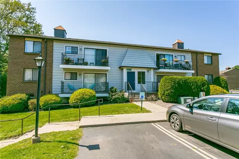 26 Great Wood Ct # -6, Perinton, NY 14450