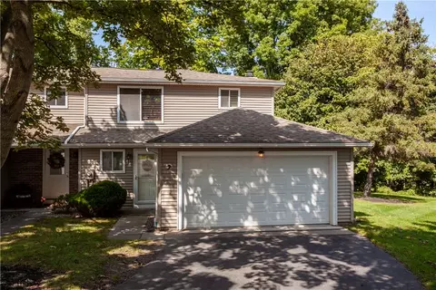2 Bucklebury Hl, Perinton, NY 14450