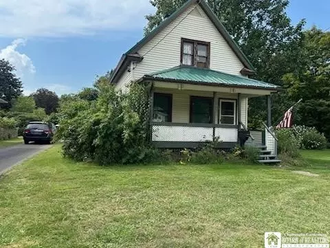 83 Beech St, Persia, NY 14070