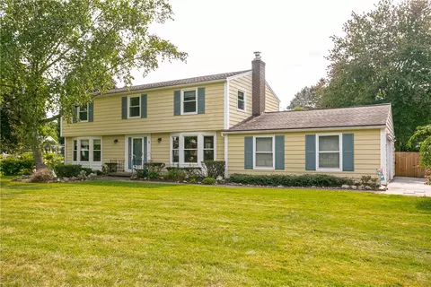 7 Terrain Dr, Rochester, NY 14618