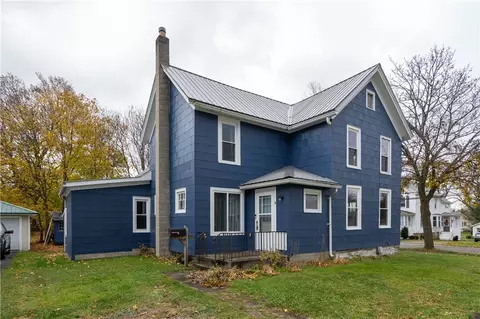 2 Scott St, Wayland, NY 14572