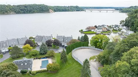 2 Bay Point Cir, Irondequoit, NY 14622 photo 45