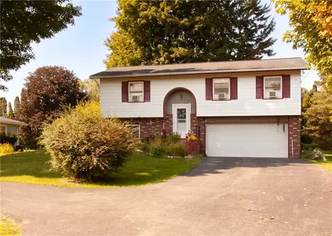 4535 Ontario Center Rd, Walworth, NY 14568