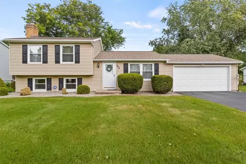 304 Drumcliff Way, Greece, NY 14612